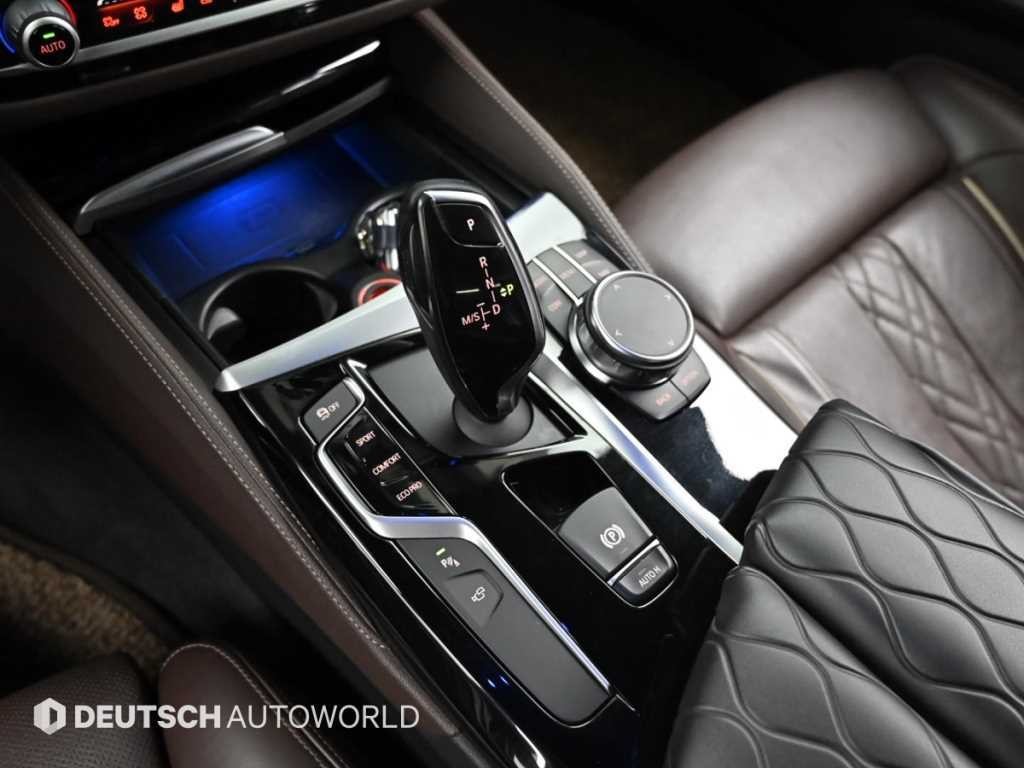 BMW 5시리즈 5시리즈 (G30) 520d M 스포츠 플러스 이미지 18