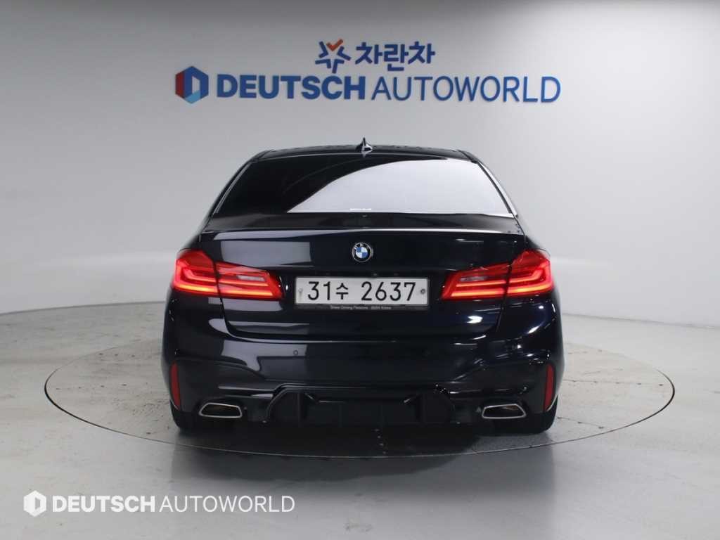 BMW 5시리즈 5시리즈 (G30) 520d M 스포츠 플러스 이미지 4