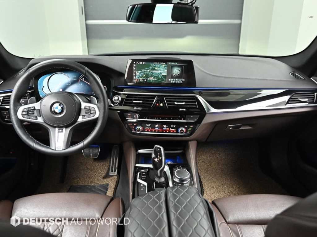 BMW 5시리즈 5시리즈 (G30) 520d M 스포츠 플러스 이미지 8