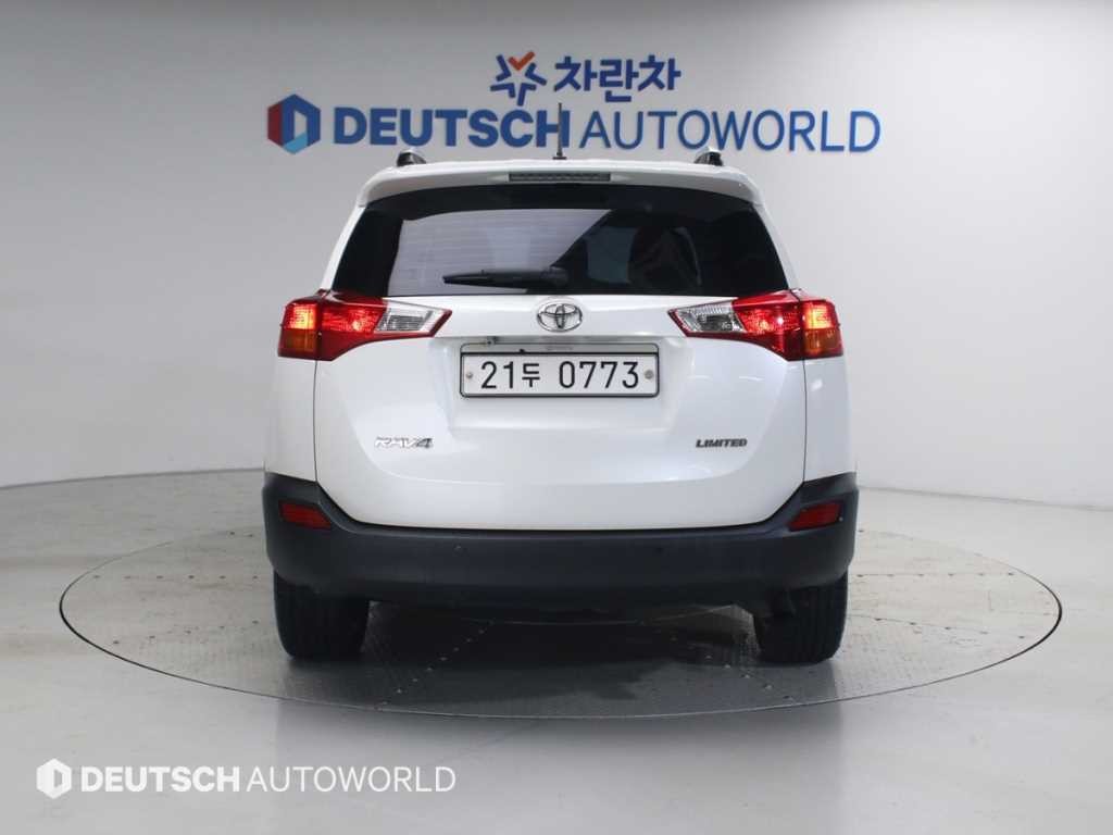 토요타 라브4 2.5 2WD 이미지 4