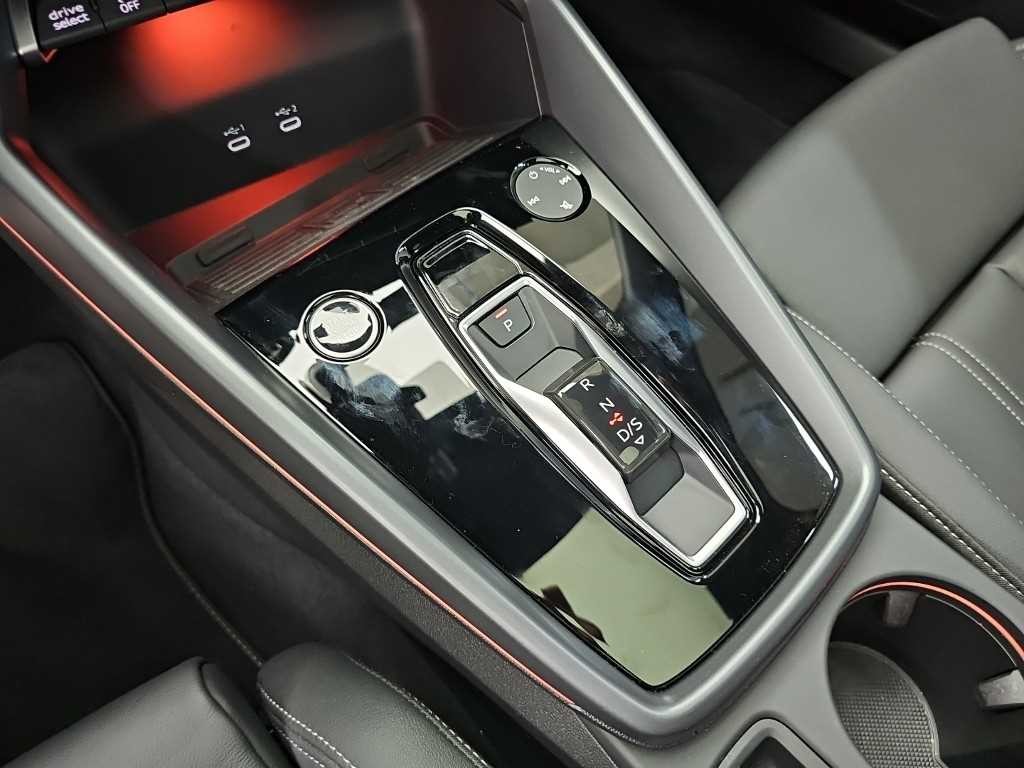아우디 A3 A3(8Y) 40 TFSI 콰트로 프리미엄 이미지 8