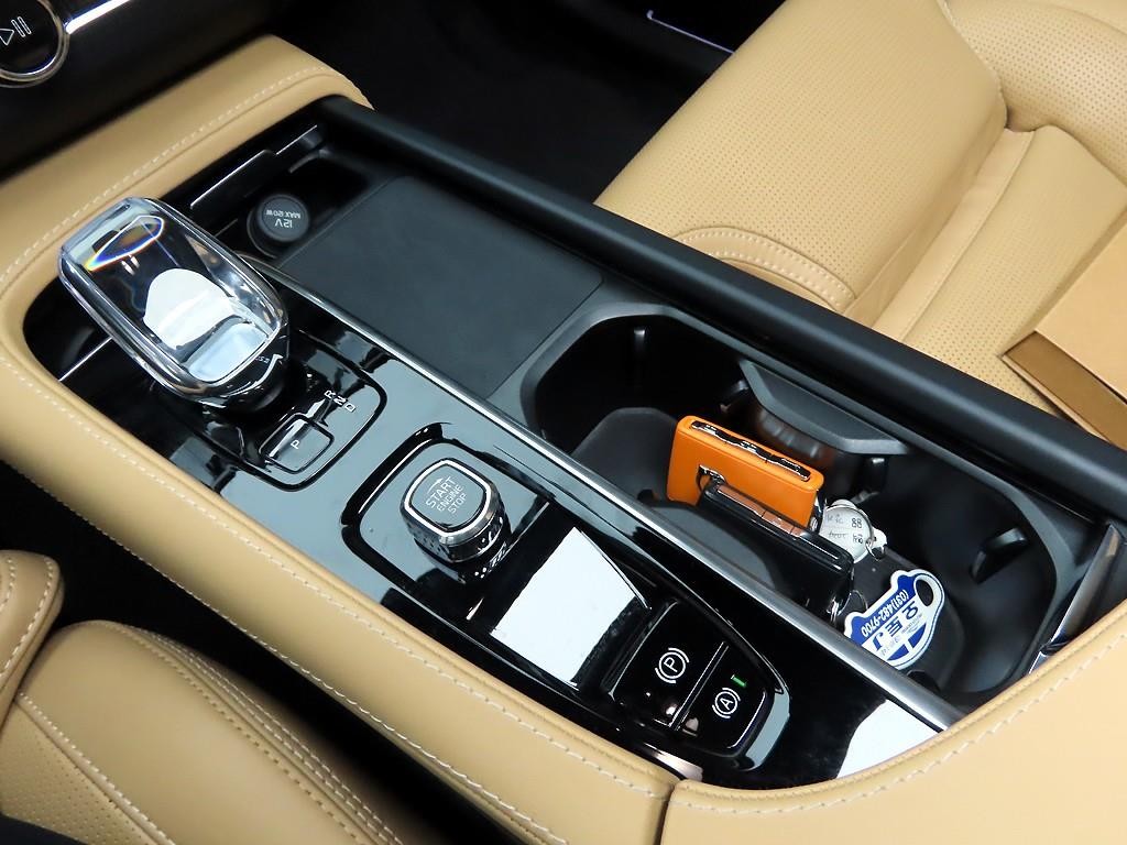 볼보 XC90 XC90 2세대 2.0 T8 AWD 얼티메이트 브라이트 이미지 10