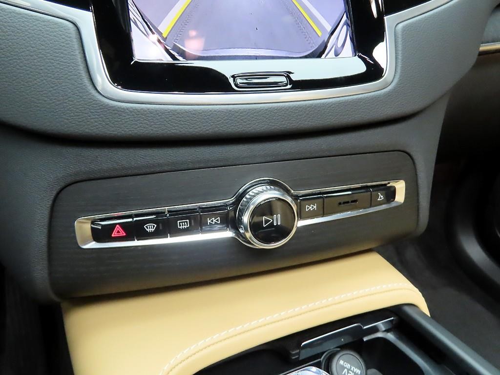 볼보 XC90 XC90 2세대 2.0 T8 AWD 얼티메이트 브라이트 이미지 9