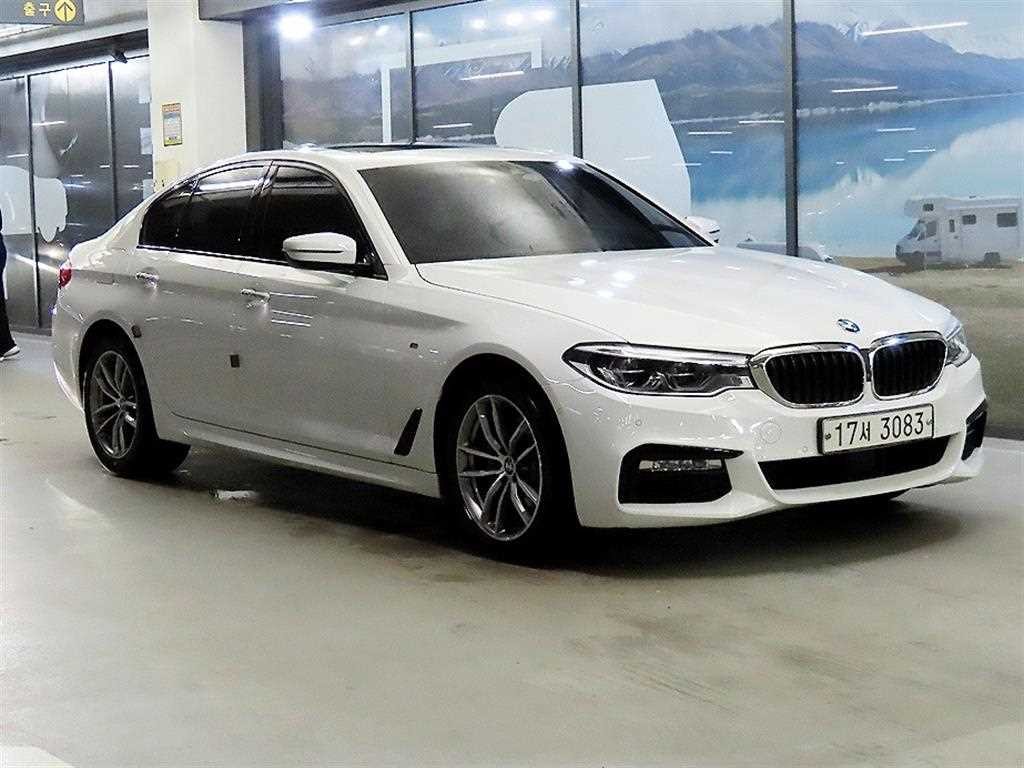 BMW 5시리즈 5시리즈 (G30) 520d xDrive M 스포츠 플러스 이미지 1