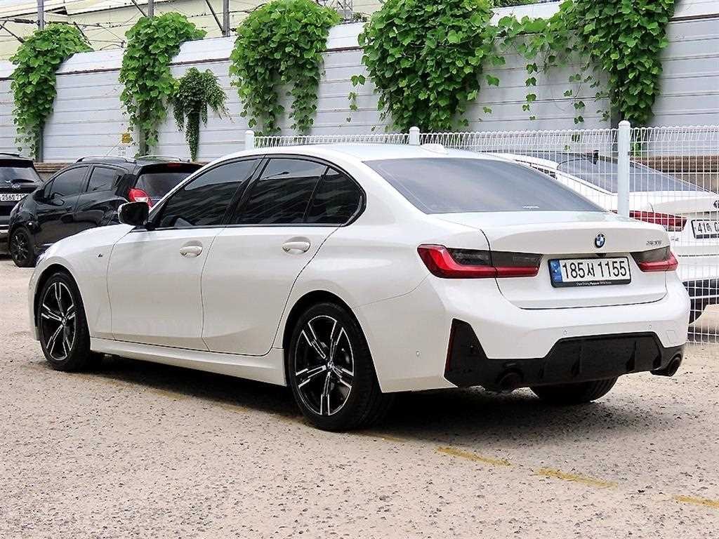 BMW 3시리즈 3시리즈 (G20) 320i M 스포츠 이미지 3