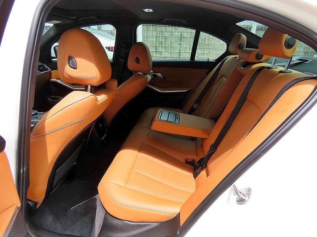 BMW 3시리즈 3시리즈 (G20) 320i M 스포츠 이미지 6