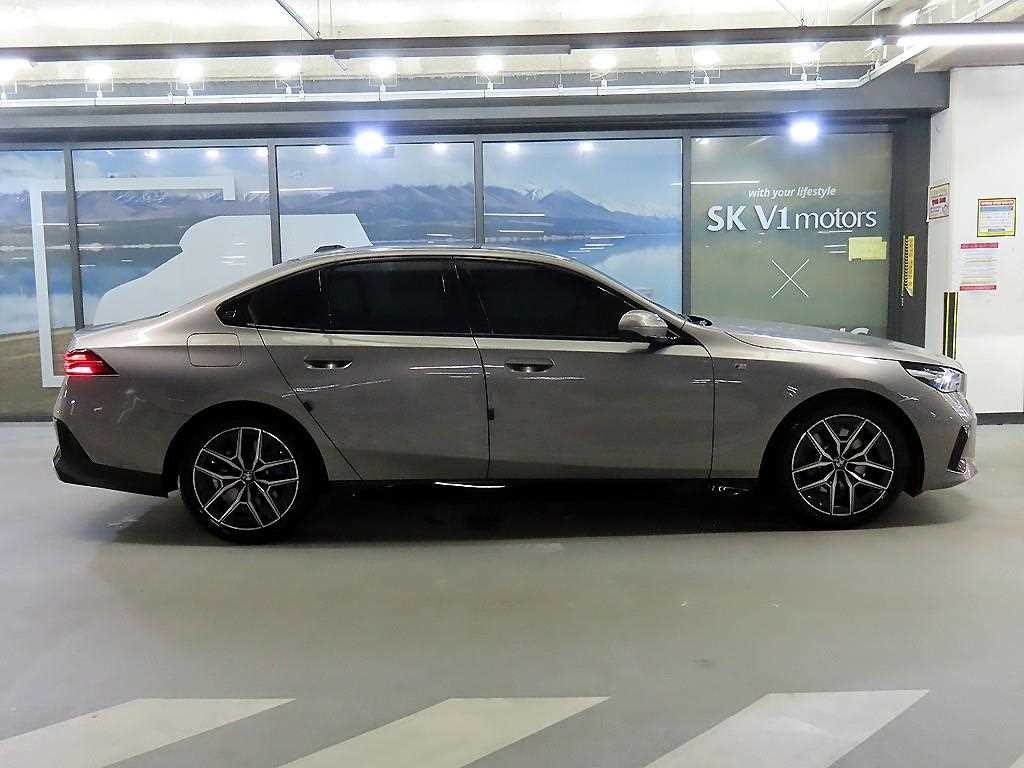 BMW 5시리즈 5시리즈 (G60) 520i 기본형 이미지 3