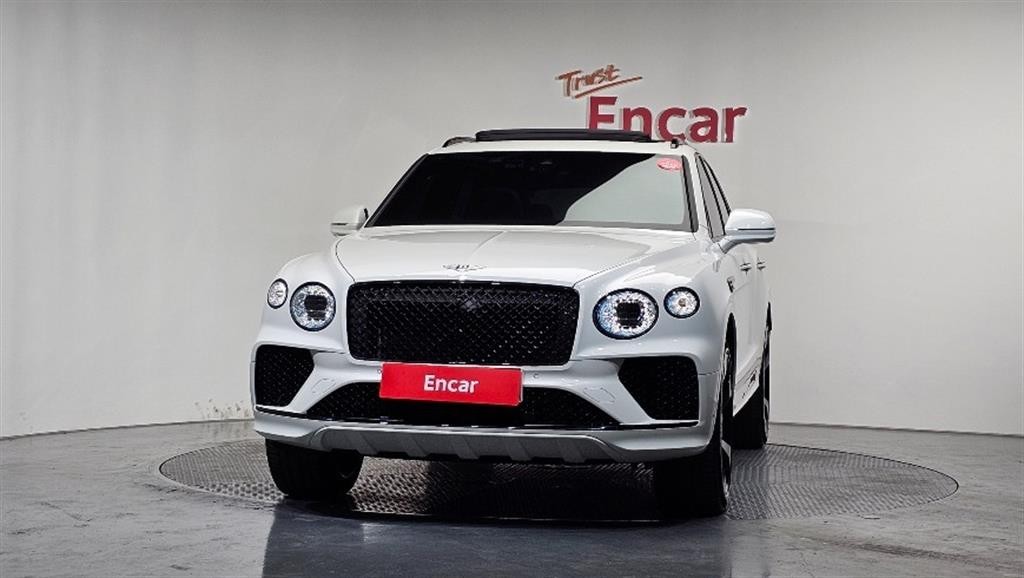 벤틀리 벤테이가 4.0 V8 이미지 1