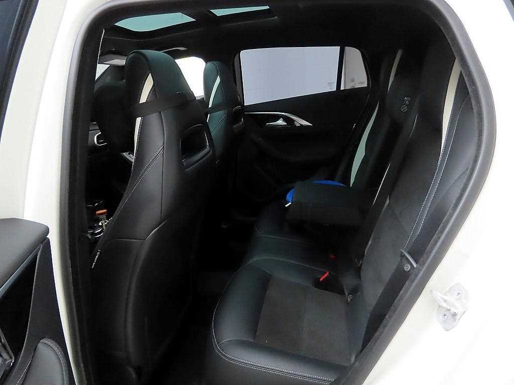 인피니티 Q Q30 2.0 프리미엄 이미지 12