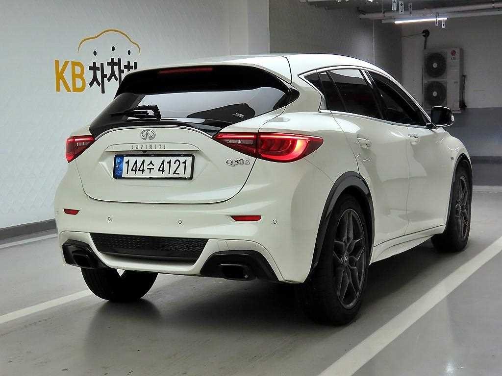 인피니티 Q Q30 2.0 프리미엄 이미지 4