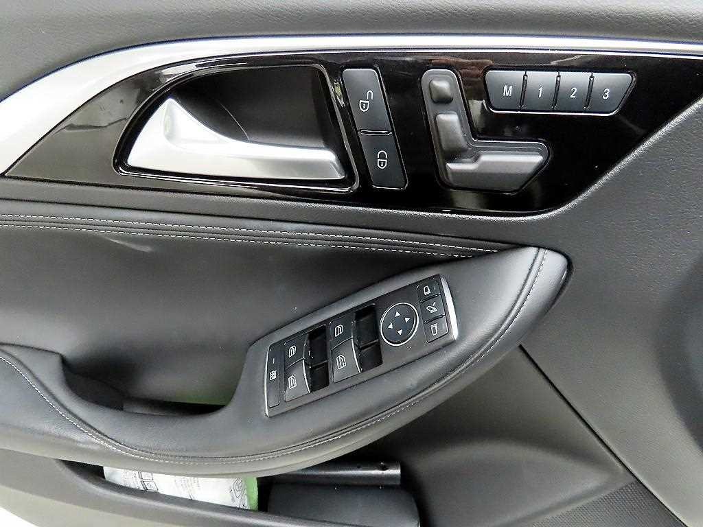 인피니티 Q Q30 2.0 프리미엄 이미지 9