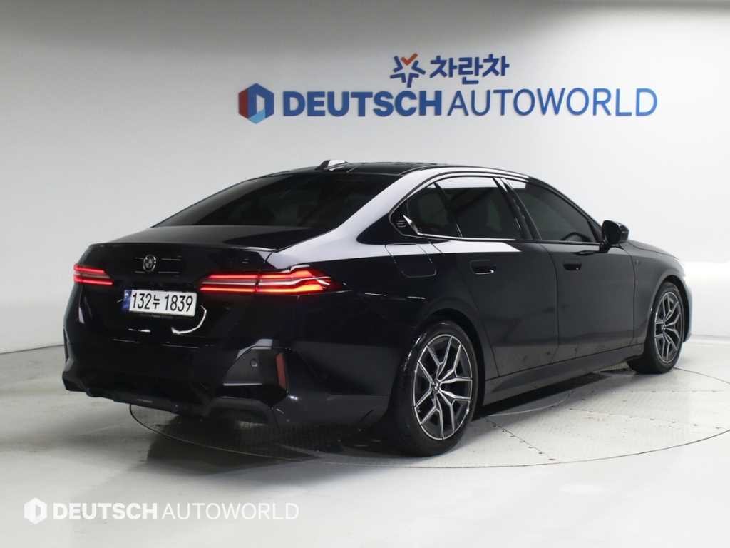 BMW 5시리즈 5시리즈 (G60) 520i M 스포츠 이미지 2