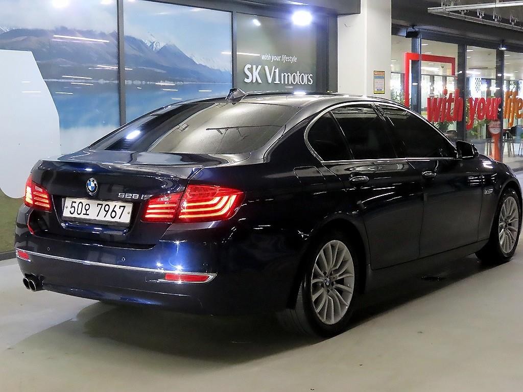 BMW 5시리즈 5시리즈 (F10) 528i 럭셔리 이미지 4