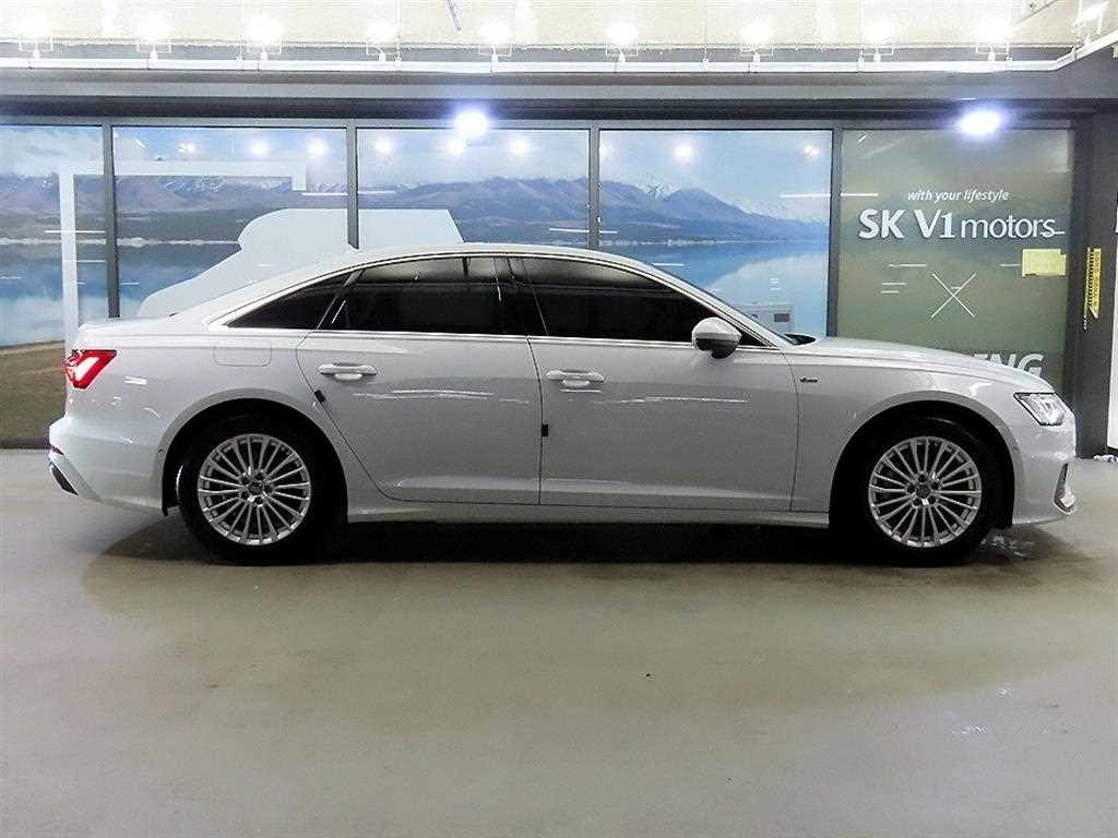 아우디 A6 A6 (C8) 45 TFSI 콰트로 프리미엄 이미지 3