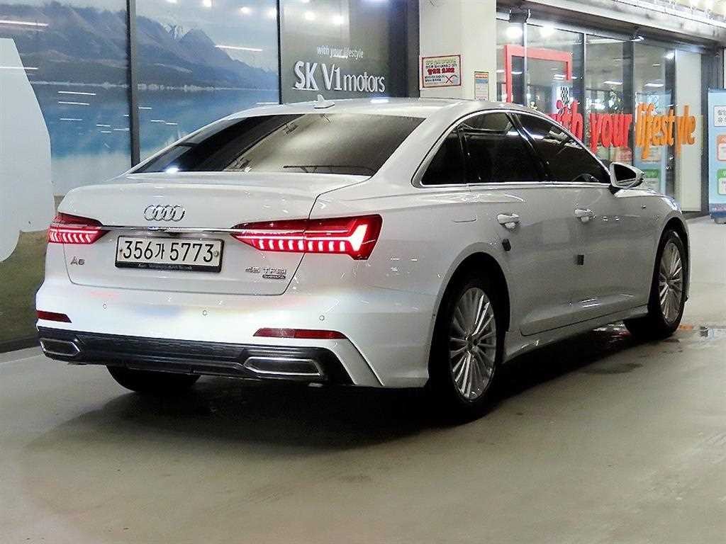 아우디 A6 A6 (C8) 45 TFSI 콰트로 프리미엄 이미지 4