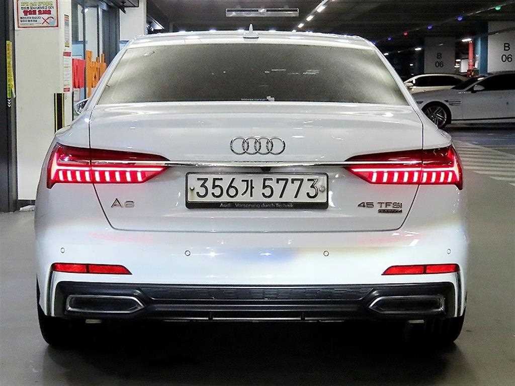 아우디 A6 A6 (C8) 45 TFSI 콰트로 프리미엄 이미지 5