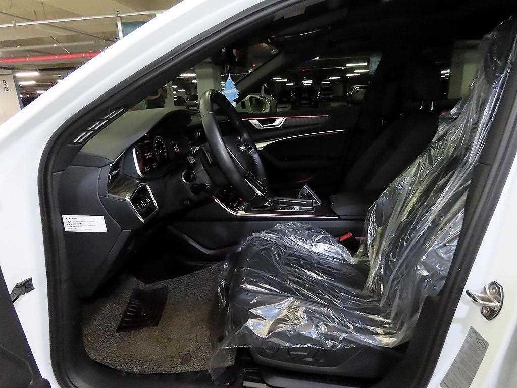 아우디 A6 A6 (C8) 45 TFSI 콰트로 프리미엄 이미지 6