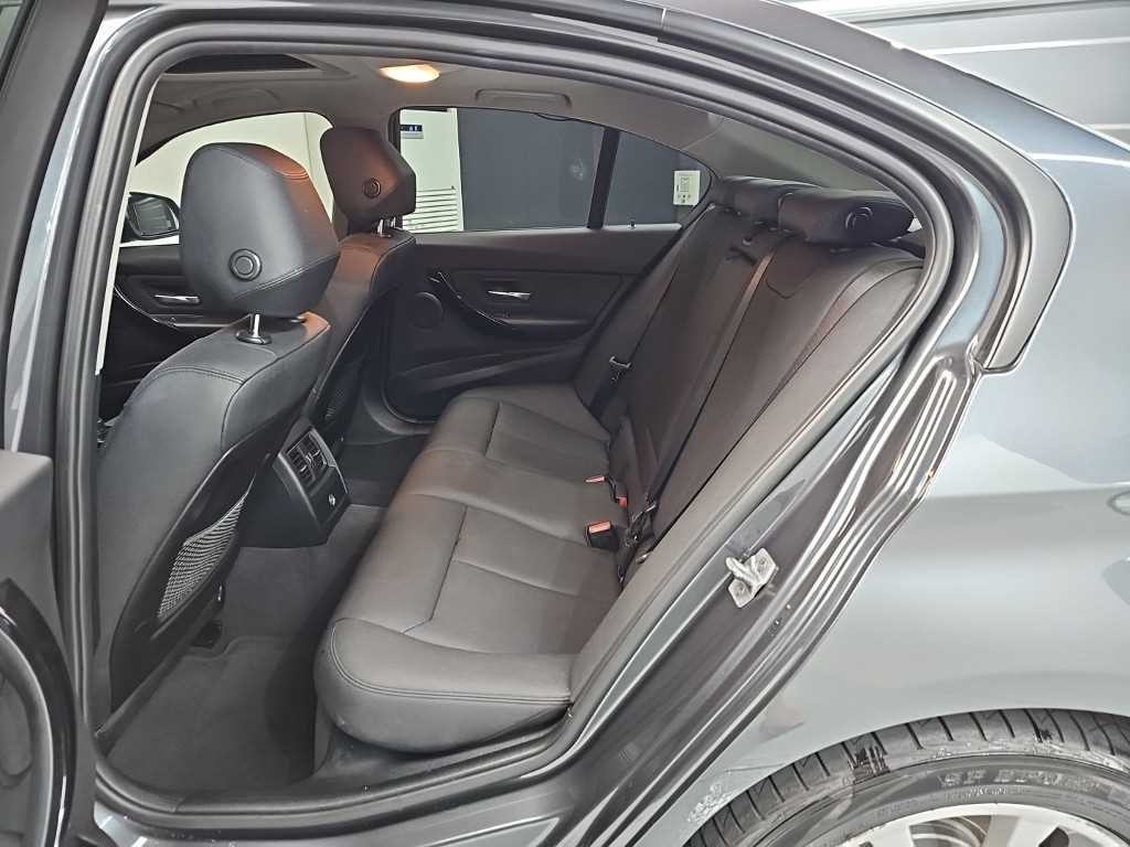 BMW 3시리즈 3시리즈 (F30) 320d 이미지 12