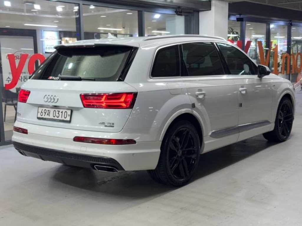 아우디 Q7 Q7 (4M) 45 TDI 콰트로 스포트 이미지 4