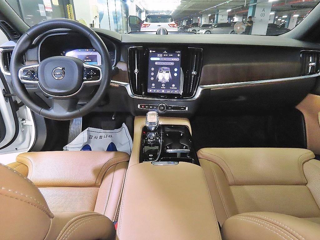 볼보 S90 T8 AWD 얼티메이트 브라이트 이미지 10