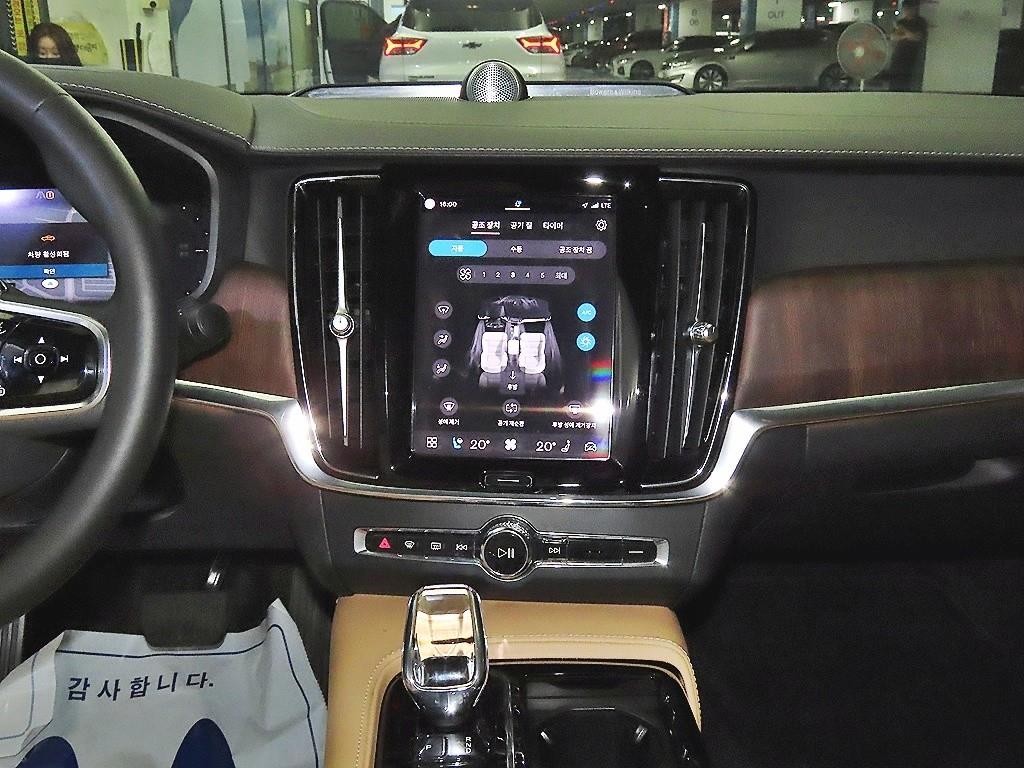 볼보 S90 T8 AWD 얼티메이트 브라이트 이미지 11