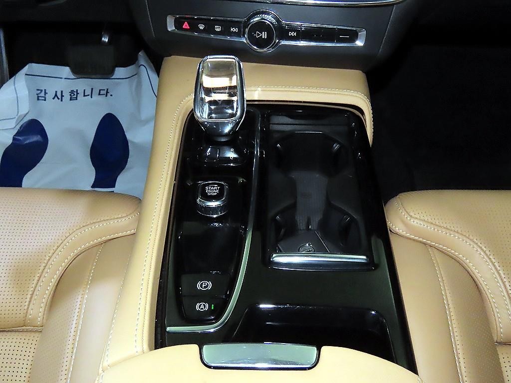 볼보 S90 T8 AWD 얼티메이트 브라이트 이미지 12
