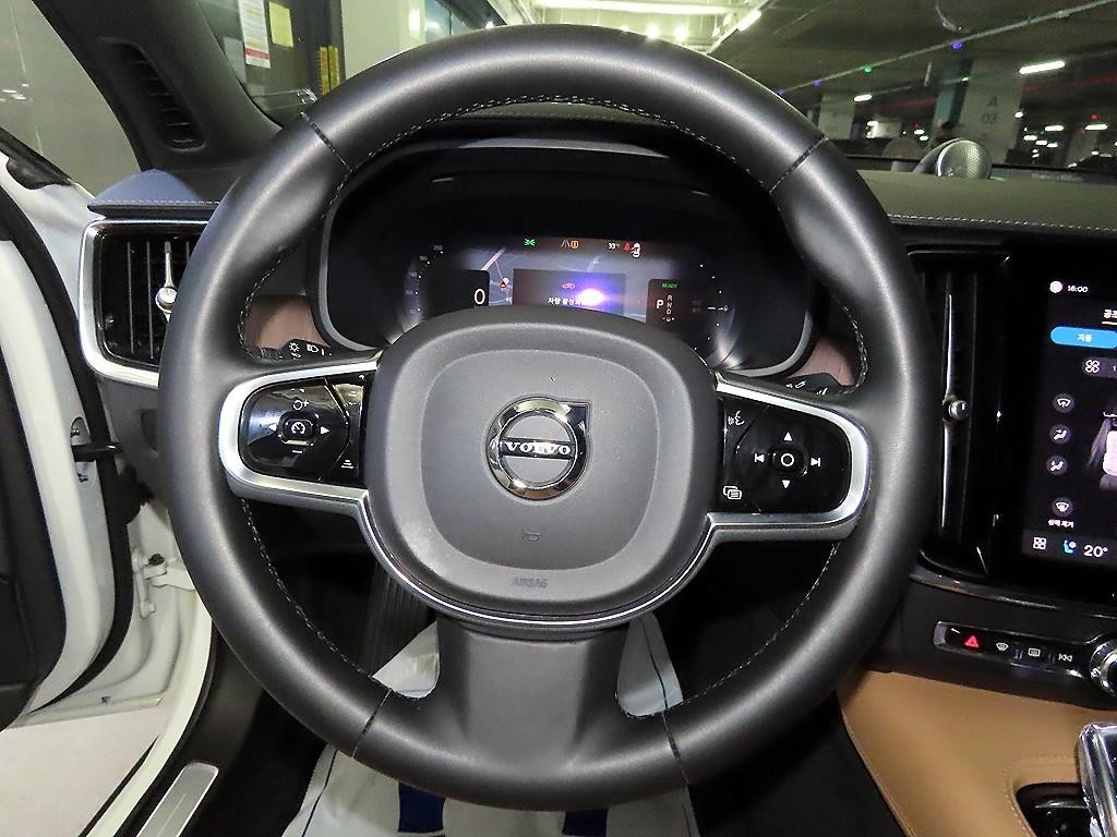 볼보 S90 T8 AWD 얼티메이트 브라이트 이미지 8