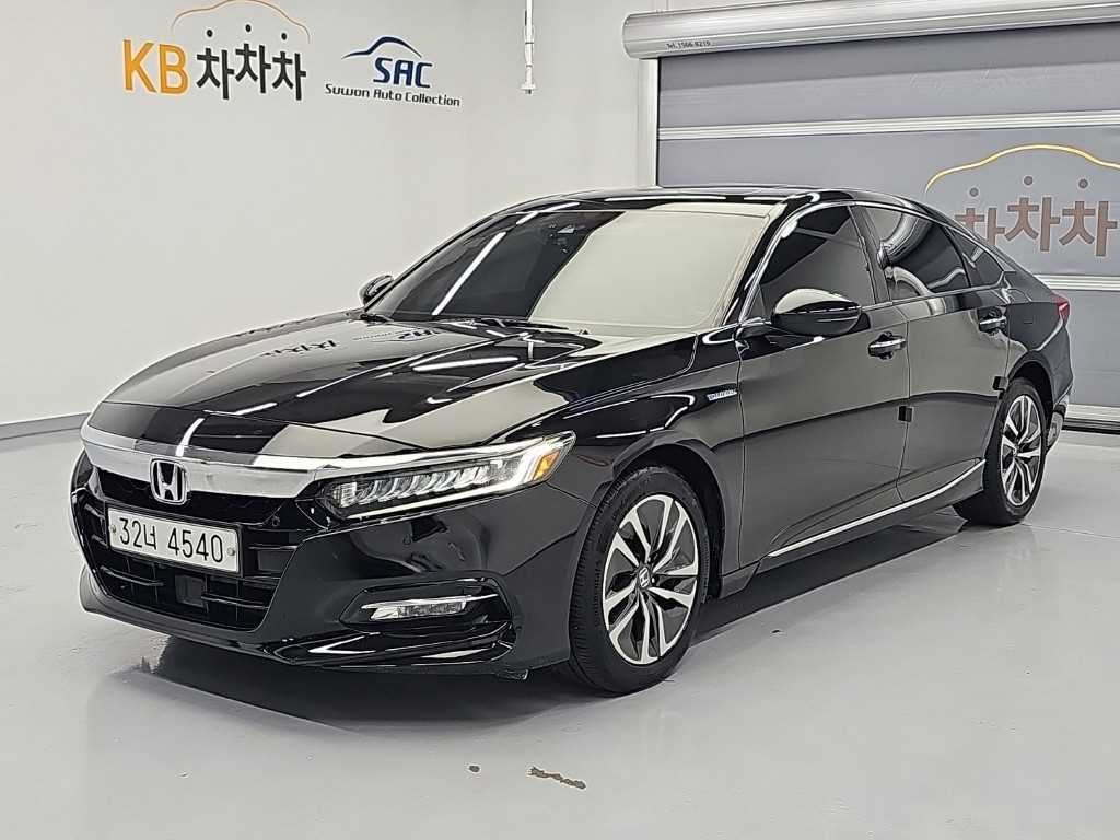 혼다 어코드 어코드(10세대) 2.0 하이브리드 투어링 이미지 1