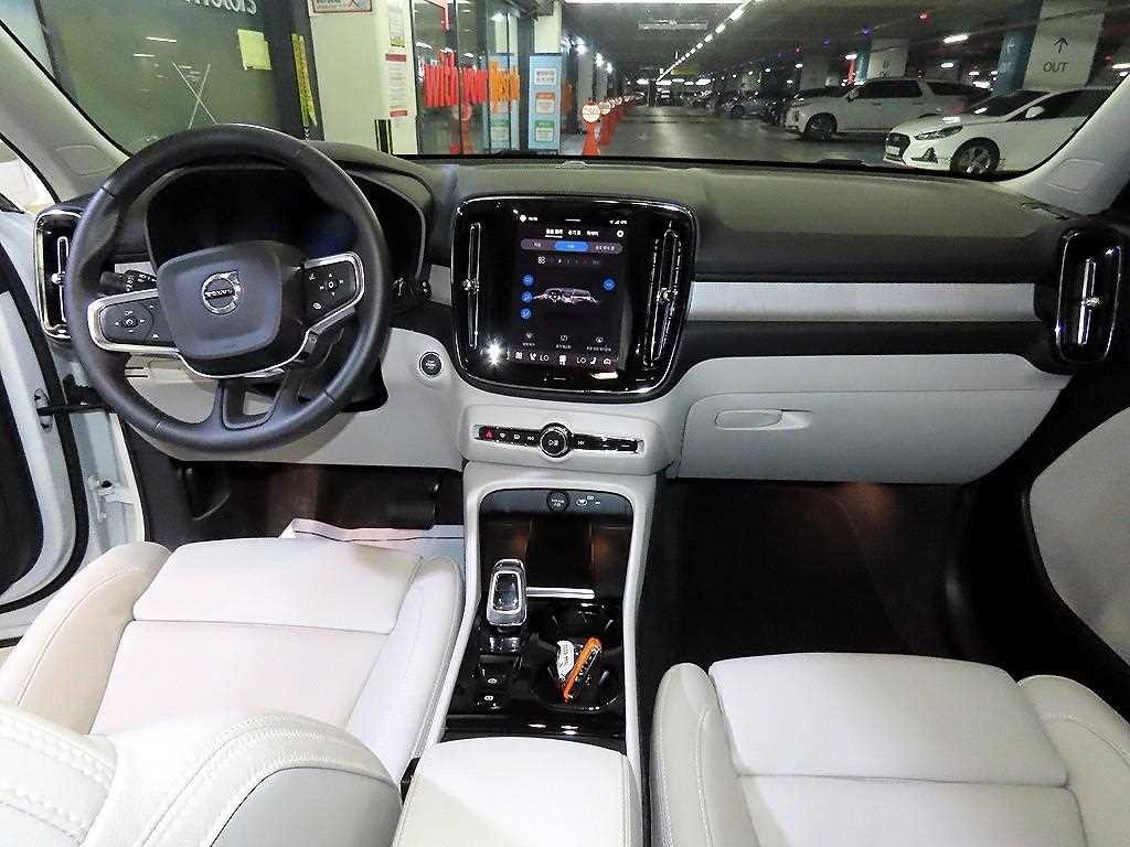 볼보 XC40 B4 AWD 플러스 브라이트 이미지 10