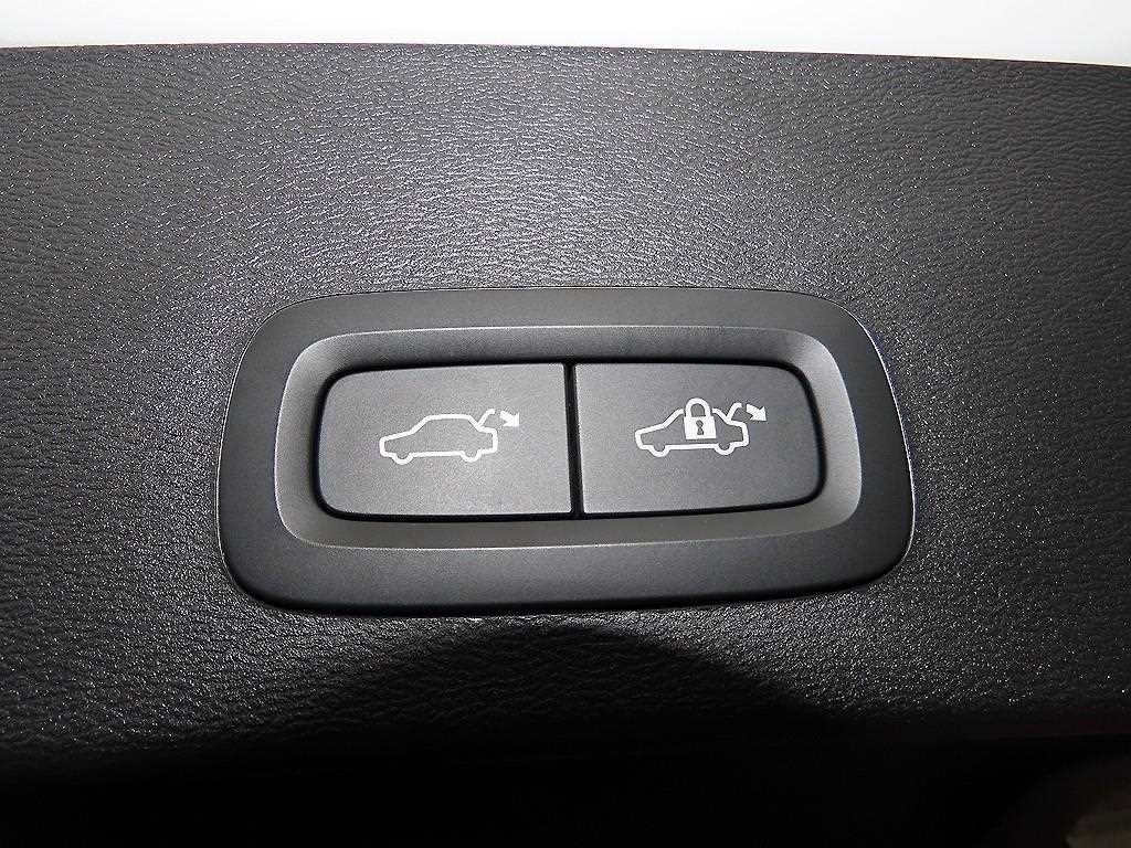 볼보 XC40 B4 AWD 플러스 브라이트 이미지 14