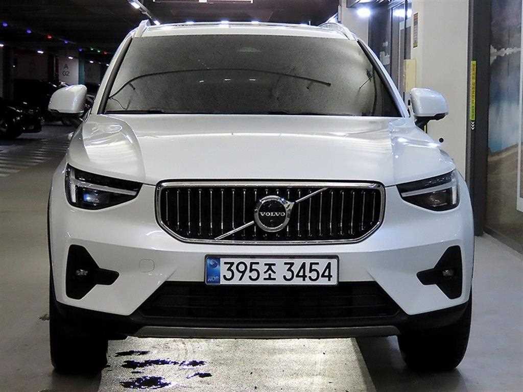 볼보 XC40 B4 AWD 플러스 브라이트 이미지 2