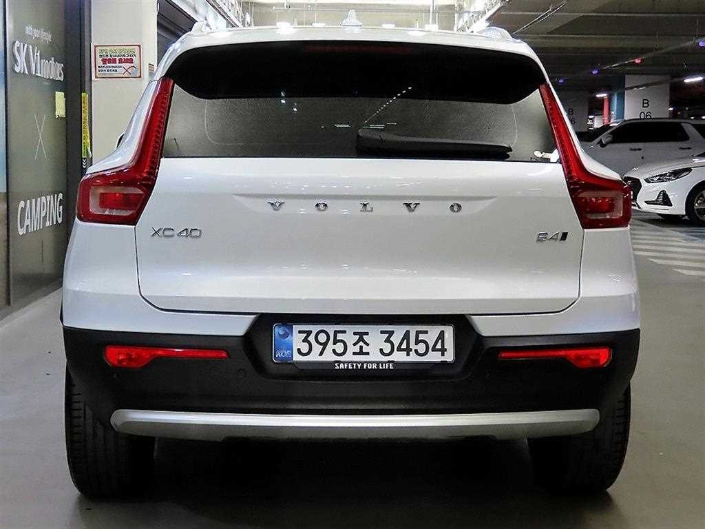 볼보 XC40 B4 AWD 플러스 브라이트 이미지 5