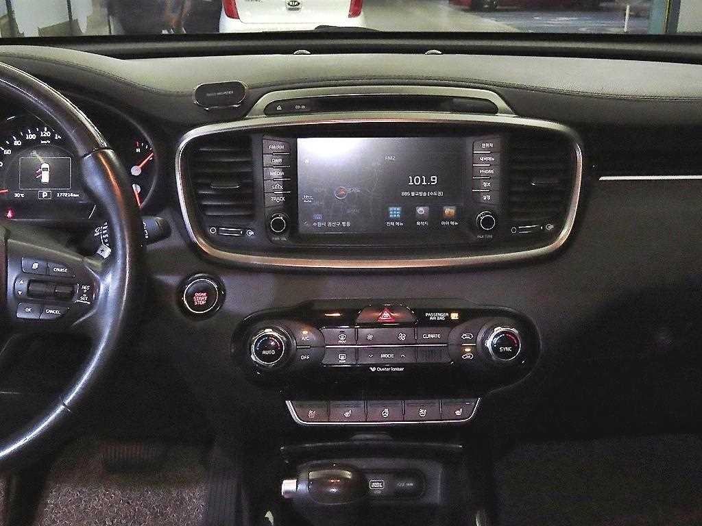 기아 쏘렌토 올 뉴 쏘렌토 디젤 2WD 2.0 노블레스 스페셜 이미지 11