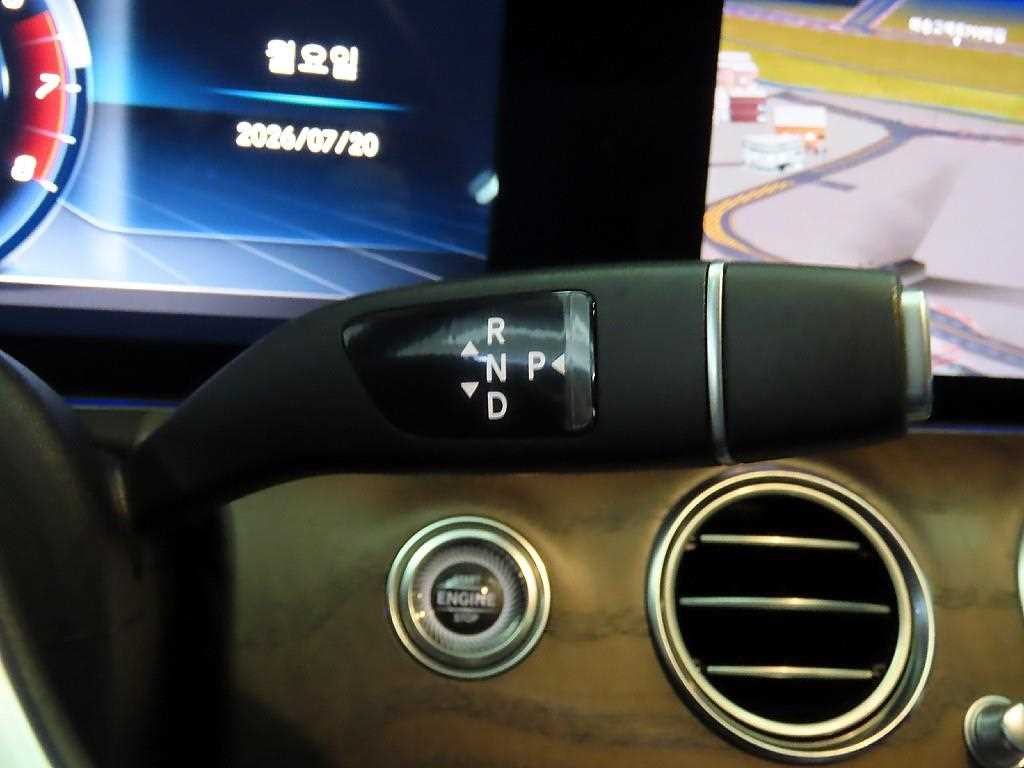 벤츠 E 클래스 E-클래스 W213 E300 4MATIC 익스클루시브 이미지 12