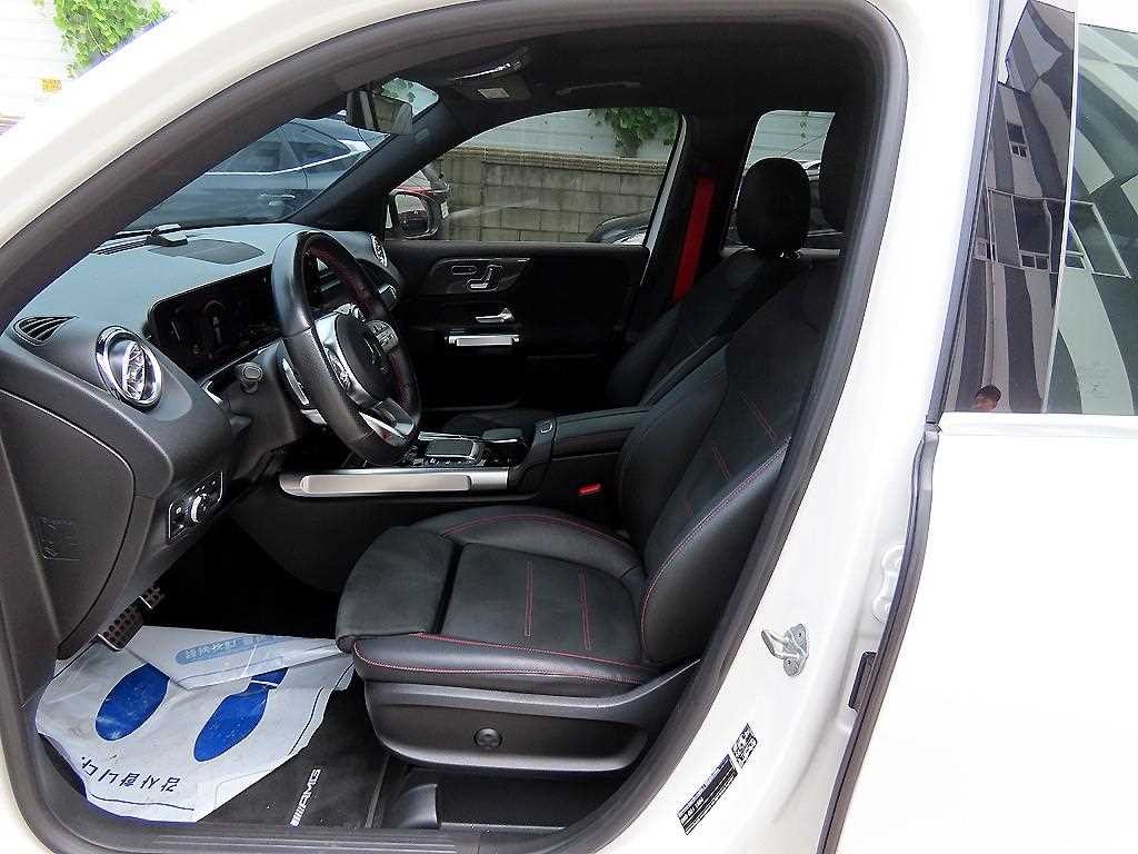 벤츠 GLB 클래스 GLB클래스 X247 AMG GLB 35 4MATIC 이미지 5