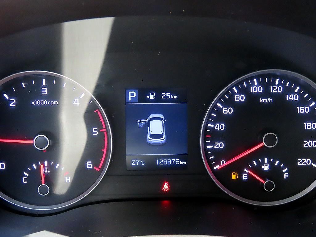 기아 스토닉 디젤 1.6 프레스티지 이미지 9