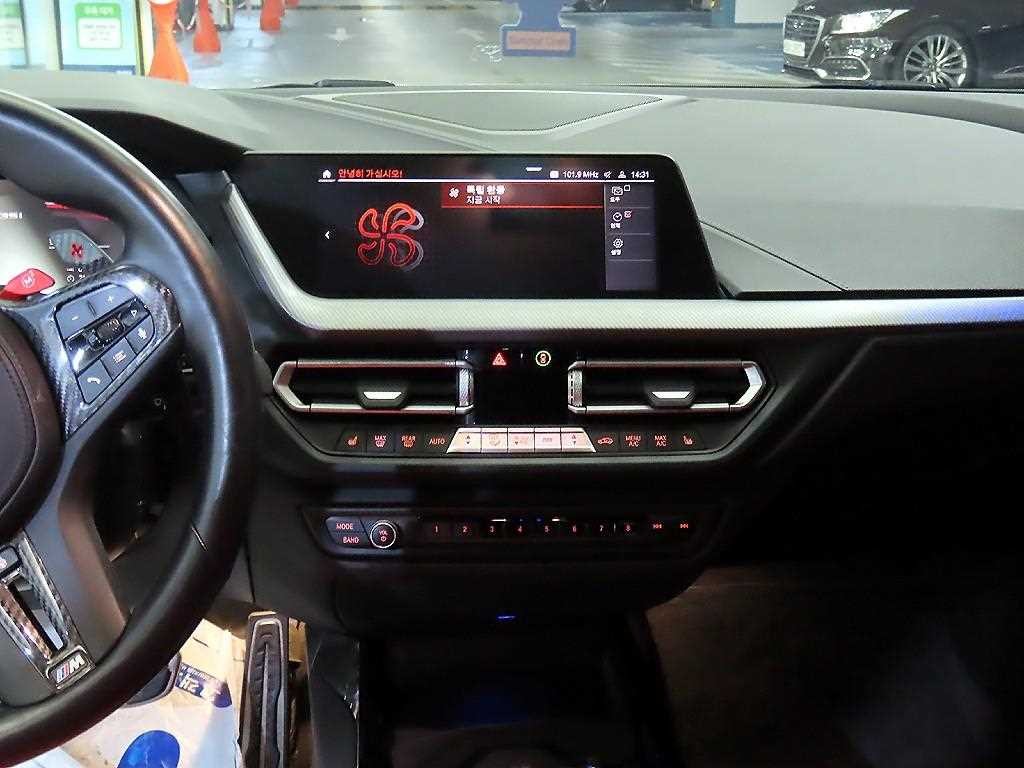 BMW 1시리즈 1시리즈 (F40) M135i xDrive 이미지 11