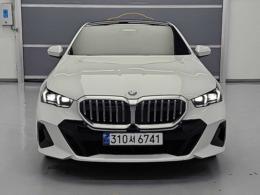 BMW 5시리즈 5시리즈 (G60) 530i xDrive M 스포츠 이미지 2