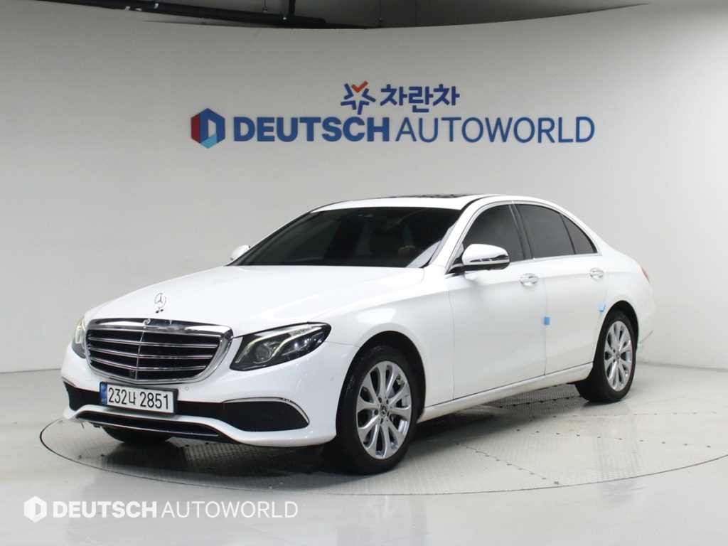 벤츠 E 클래스 E-클래스 W213 E300 4MATIC 익스클루시브 스텐다드 이미지 1