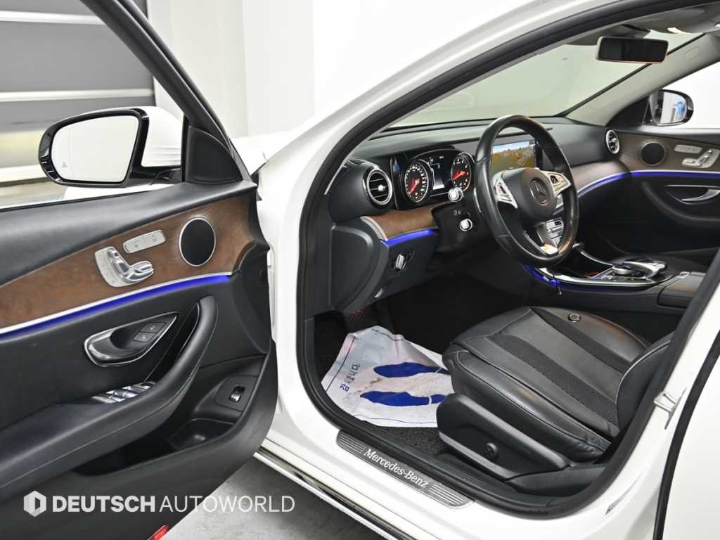 벤츠 E 클래스 E-클래스 W213 E300 4MATIC 익스클루시브 스텐다드 이미지 11