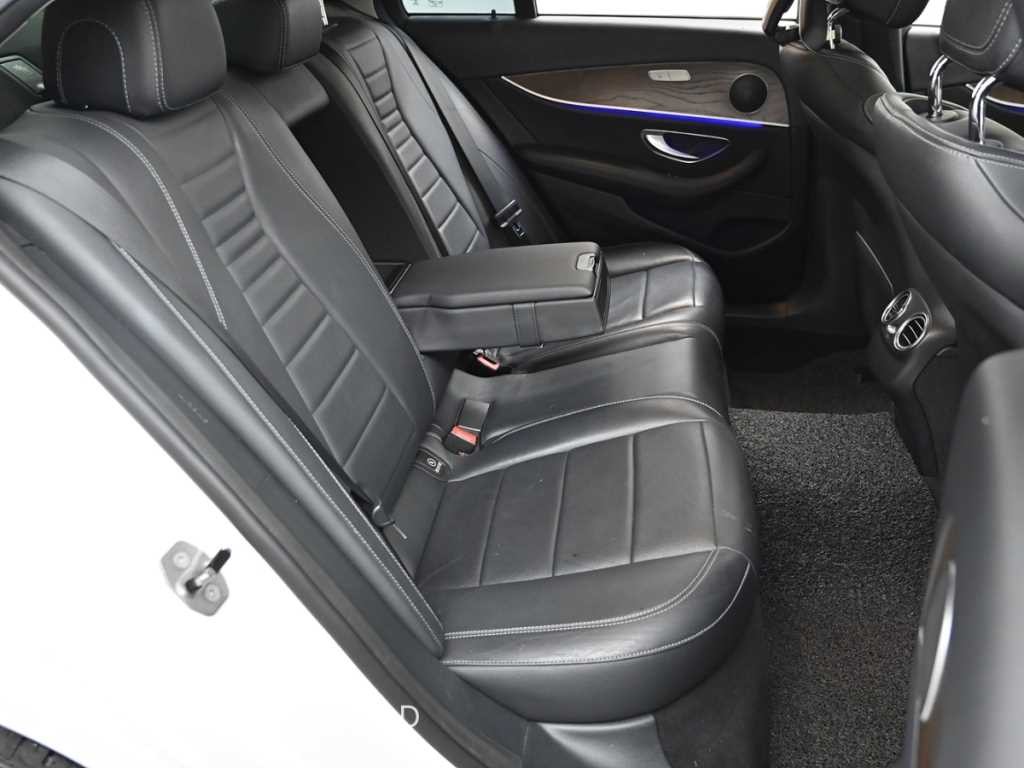 벤츠 E 클래스 E-클래스 W213 E300 4MATIC 익스클루시브 스텐다드 이미지 12