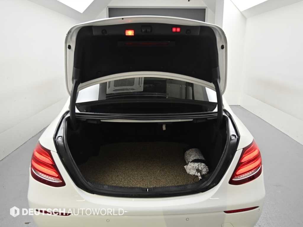 벤츠 E 클래스 E-클래스 W213 E300 4MATIC 익스클루시브 스텐다드 이미지 19