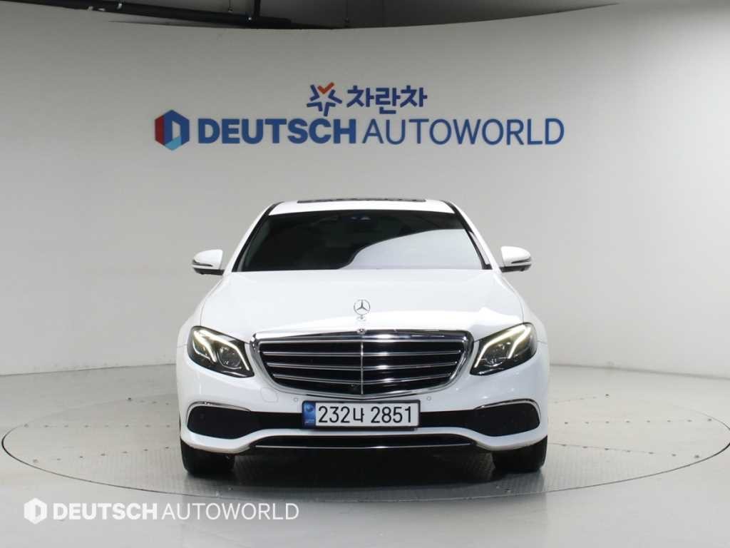 벤츠 E 클래스 E-클래스 W213 E300 4MATIC 익스클루시브 스텐다드 이미지 3