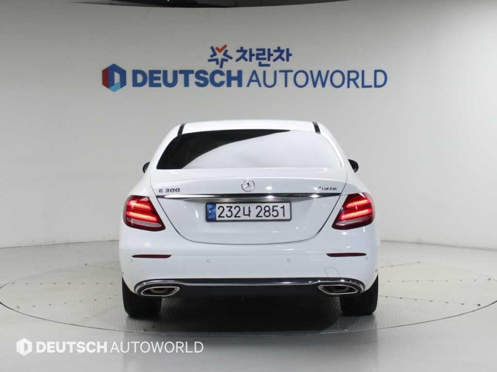 벤츠 E 클래스 E-클래스 W213 E300 4MATIC 익스클루시브 스텐다드 이미지 4