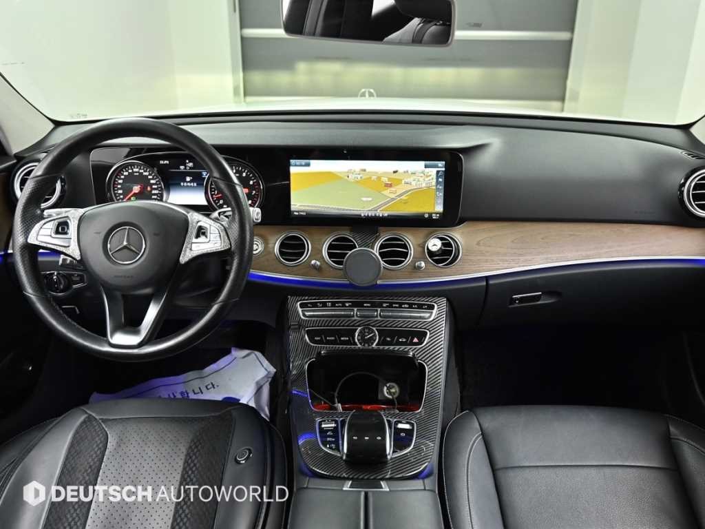 벤츠 E 클래스 E-클래스 W213 E300 4MATIC 익스클루시브 스텐다드 이미지 7