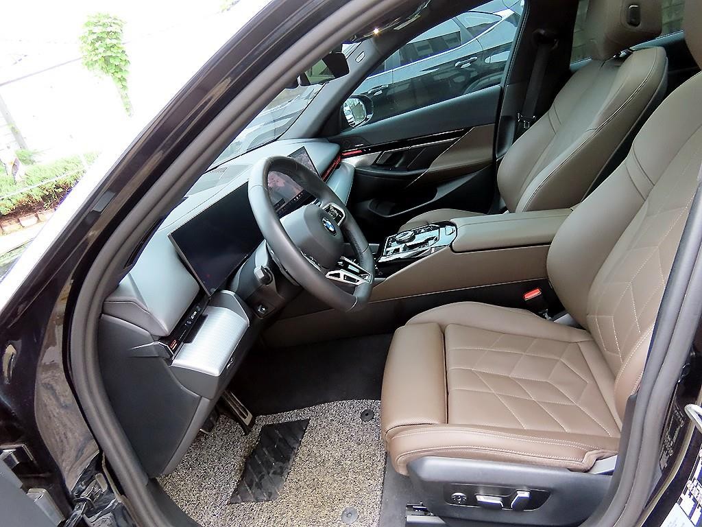 BMW 5시리즈 5시리즈 (G60) 523d M 스포츠 이미지 5