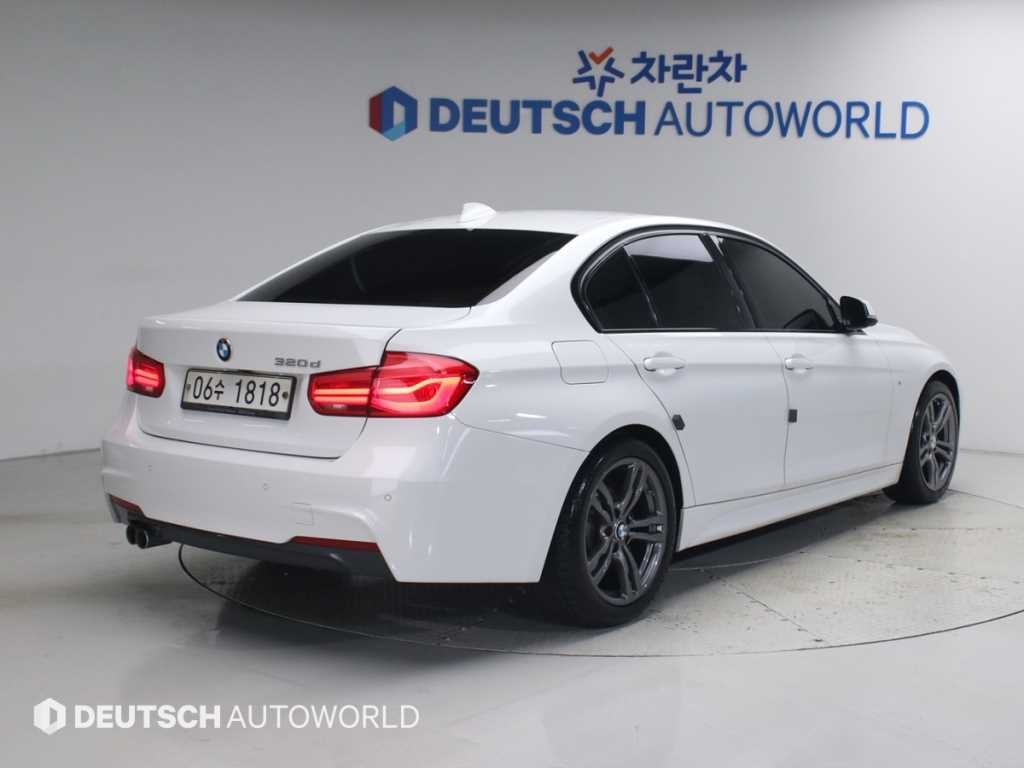 BMW 3시리즈 3시리즈 (F30) 320d M 스포츠 이미지 2