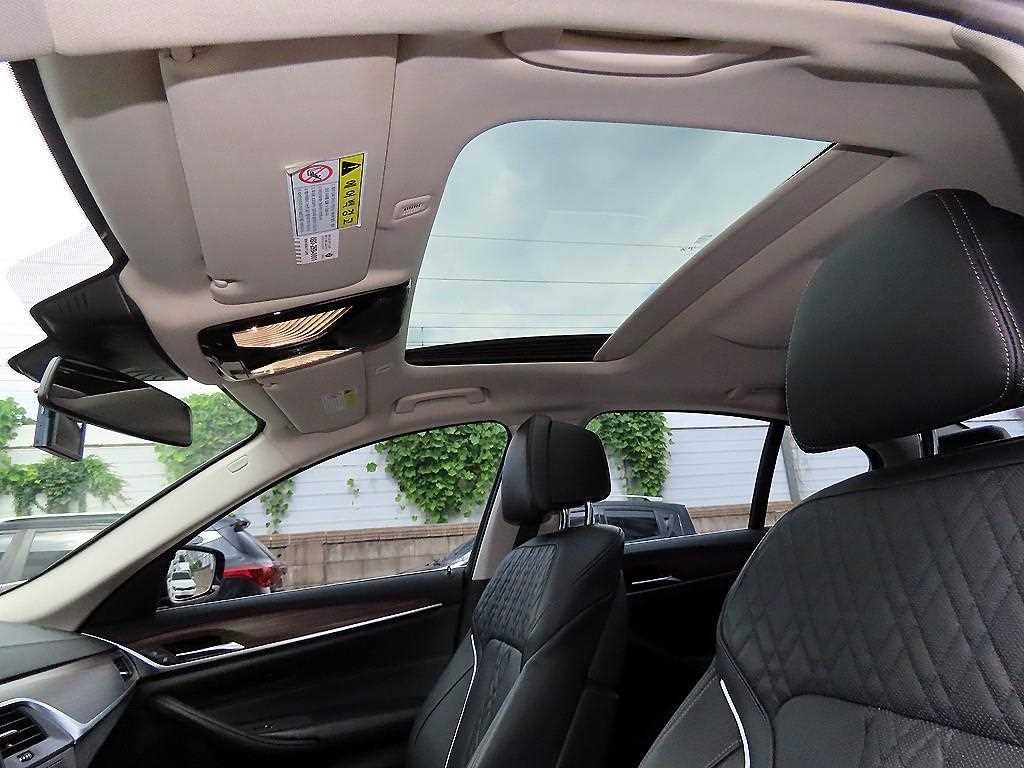 BMW 5시리즈 5시리즈 (G30) 530i xDrive 럭셔리 플러스 이미지 17