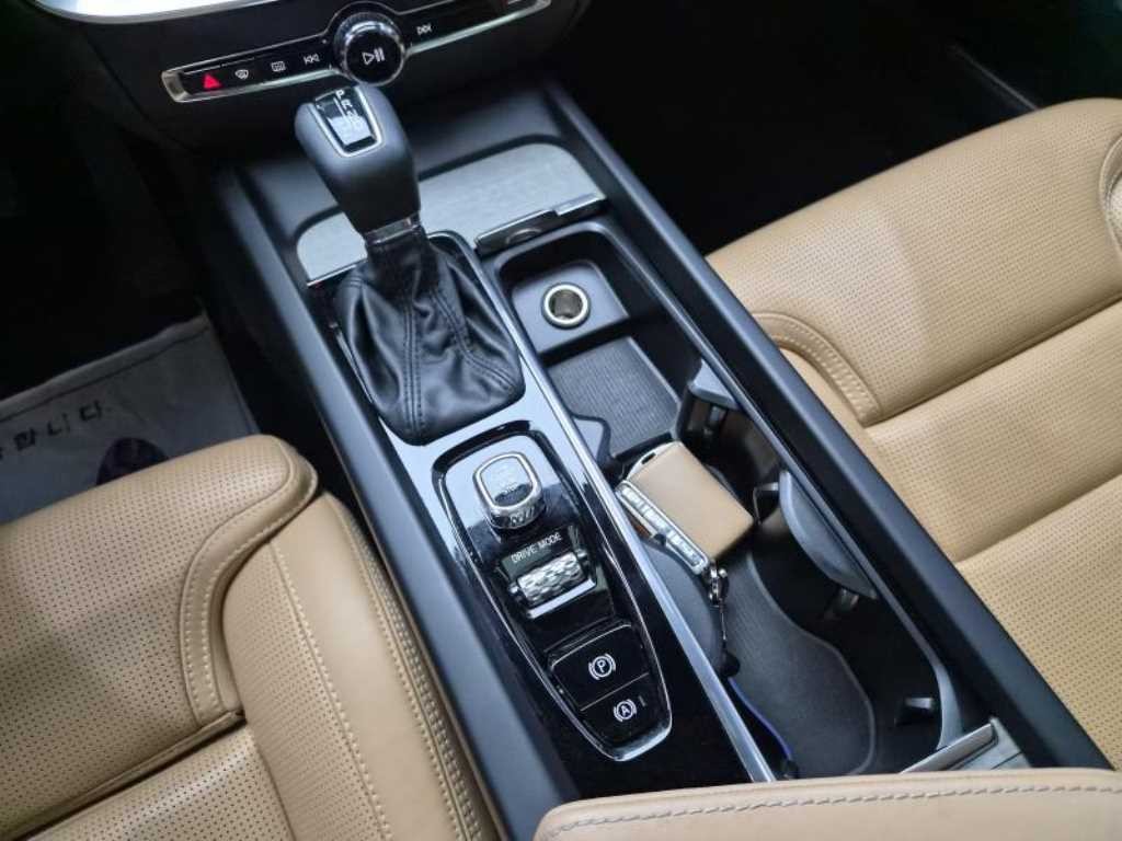 볼보 V60 V60 크로스 컨트리 2세대 2.0 T5 프로 AWD 이미지 14