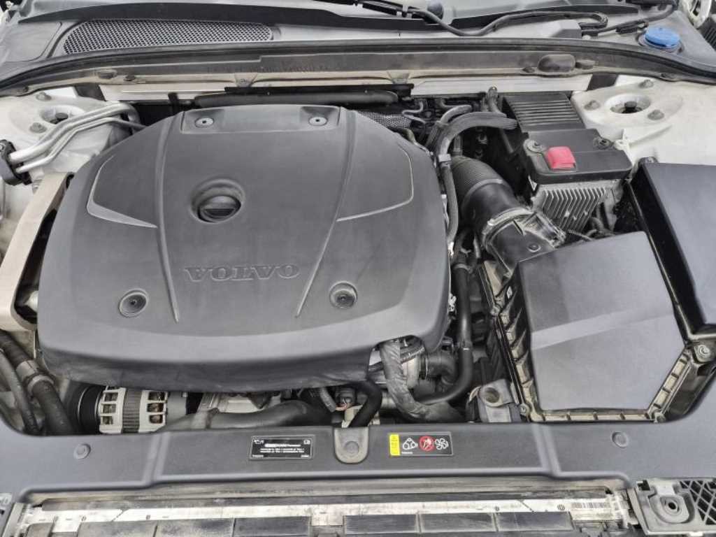 볼보 V60 V60 크로스 컨트리 2세대 2.0 T5 프로 AWD 이미지 20